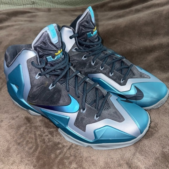 Nike Lebron XI Armory